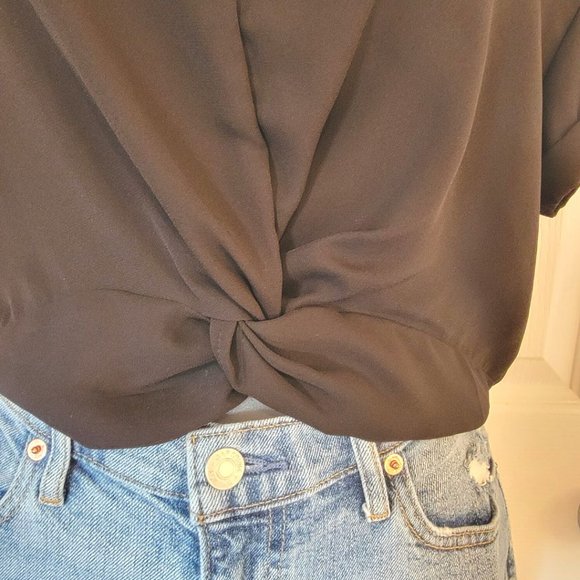 Beautiful Cropped Blouse V Neck Short Sleeve Size M - Picture 5 of 12